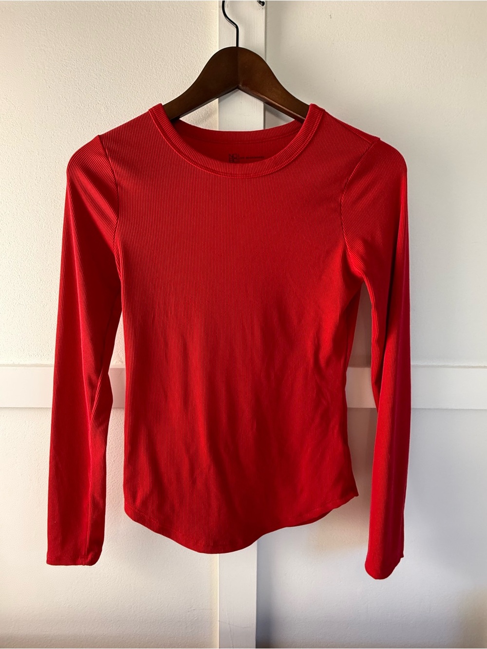 No Boundaries Women’s Long Sleeve Crew Neck Top